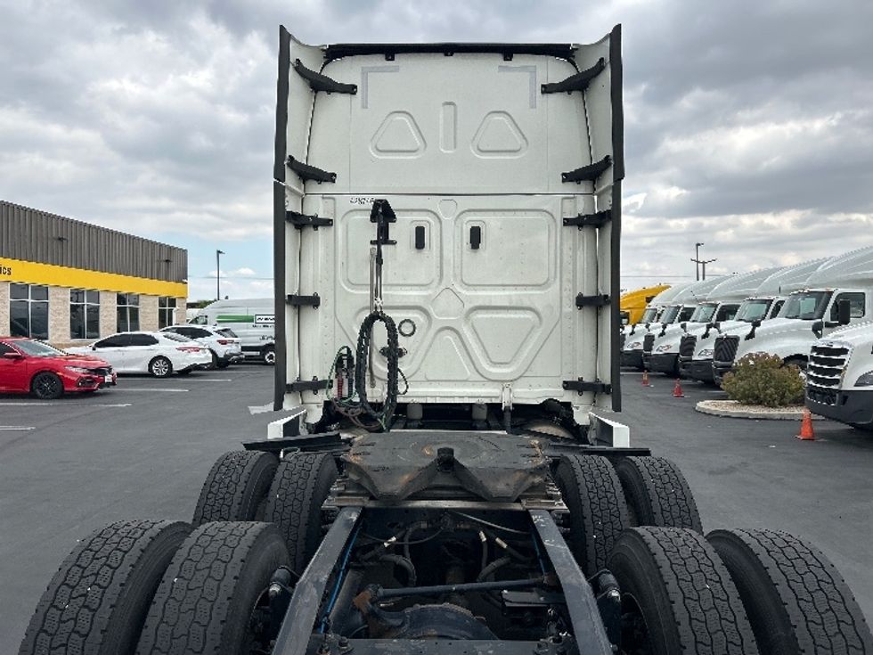 Sleeper Tractor-Heavy Duty Tractors-Freightliner-2022-T12664ST-La Porte-IN-389,679\n\t\tmiles-$ 77,750 - Image 6