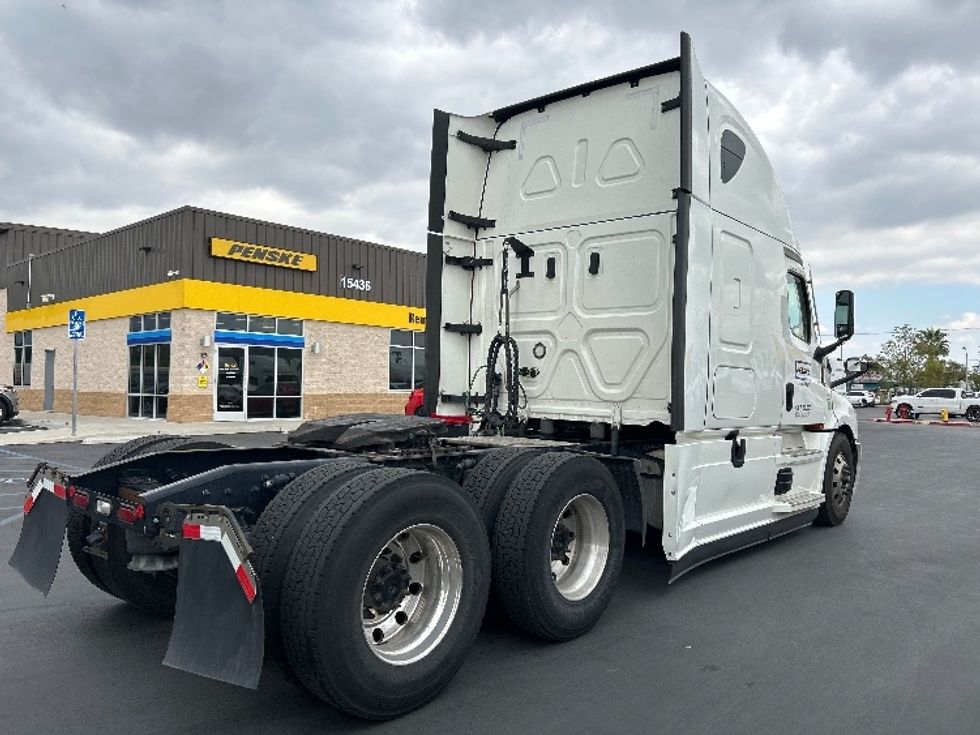 Sleeper Tractor-Heavy Duty Tractors-Freightliner-2022-T12664ST-La Porte-IN-389,679\n\t\tmiles-$ 77,750 - Image 7