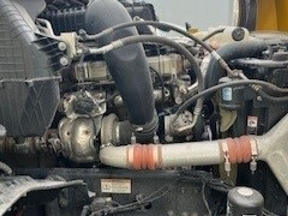 Sleeper Tractor-Heavy Duty Tractors-Freightliner-2022-T12664ST-La Porte-IN-447,536\n\t\tmiles-$ 72,000 - Image 18