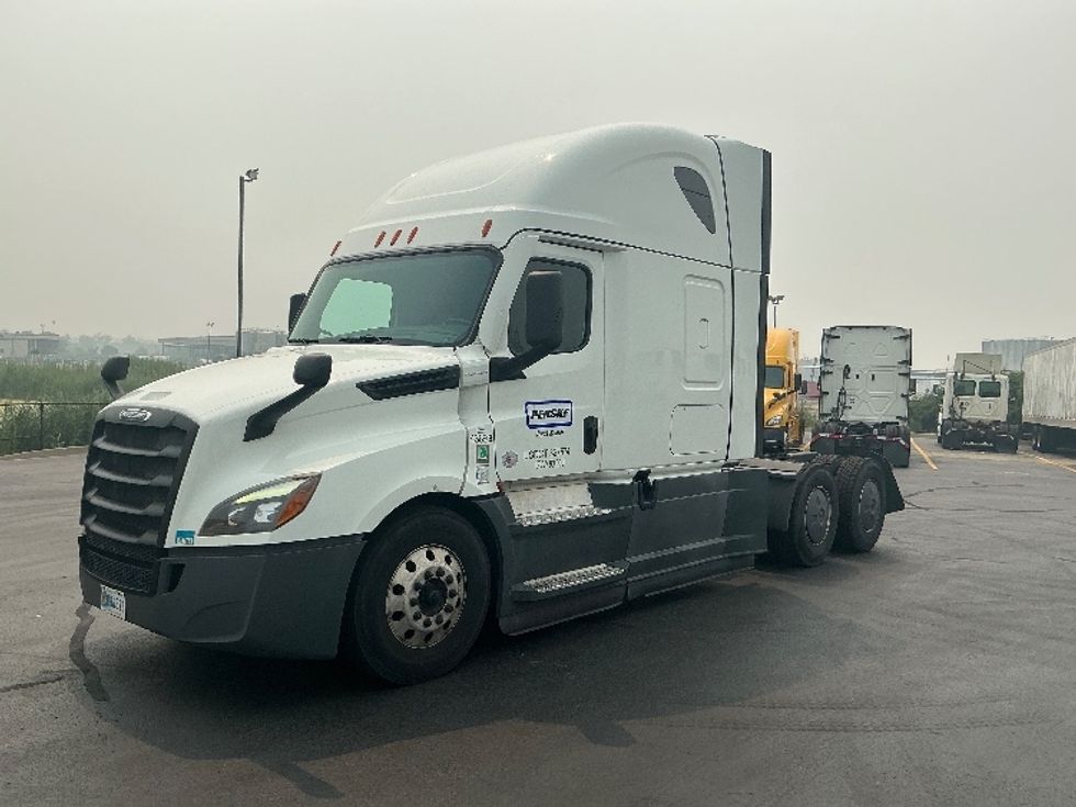 Sleeper Tractor-Heavy Duty Tractors-Freightliner-2022-T12664ST-La Porte-IN-473,716\n\t\tmiles-$ 75,500 - Image 3