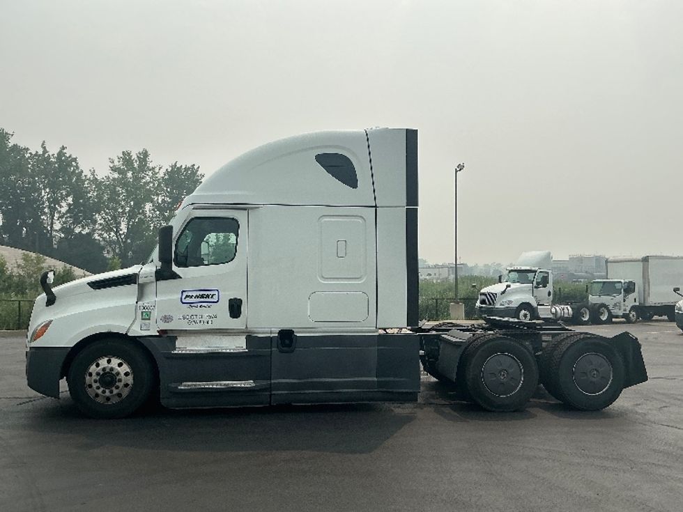 Sleeper Tractor-Heavy Duty Tractors-Freightliner-2022-T12664ST-La Porte-IN-473,716\n\t\tmiles-$ 75,500 - Image 4