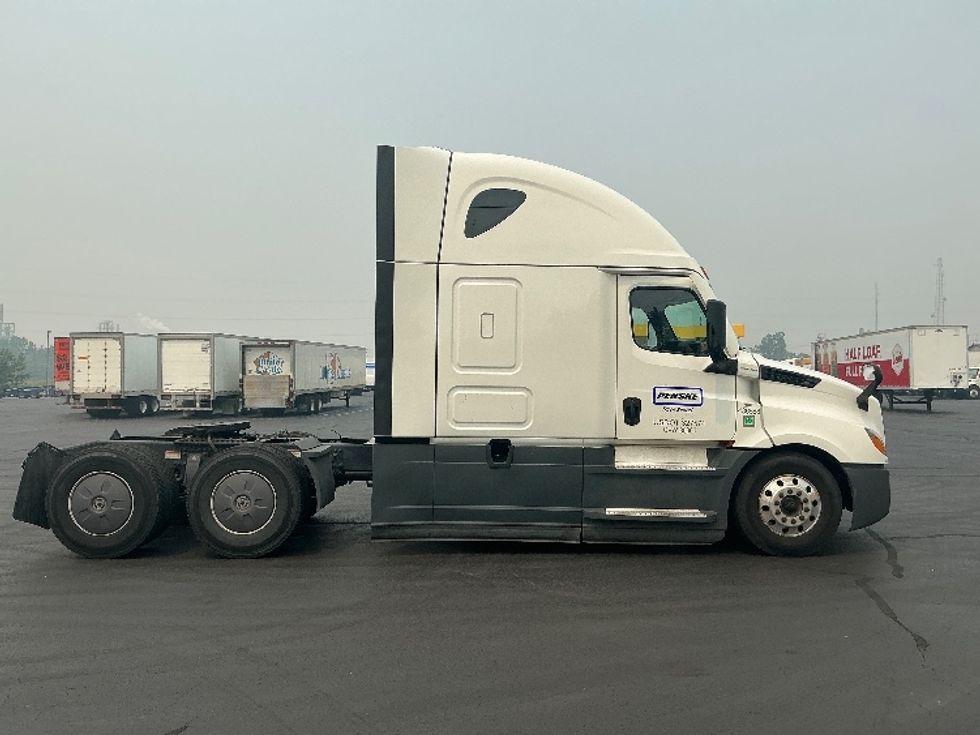 Sleeper Tractor-Heavy Duty Tractors-Freightliner-2022-T12664ST-La Porte-IN-473,716\n\t\tmiles-$ 75,500 - Image 8