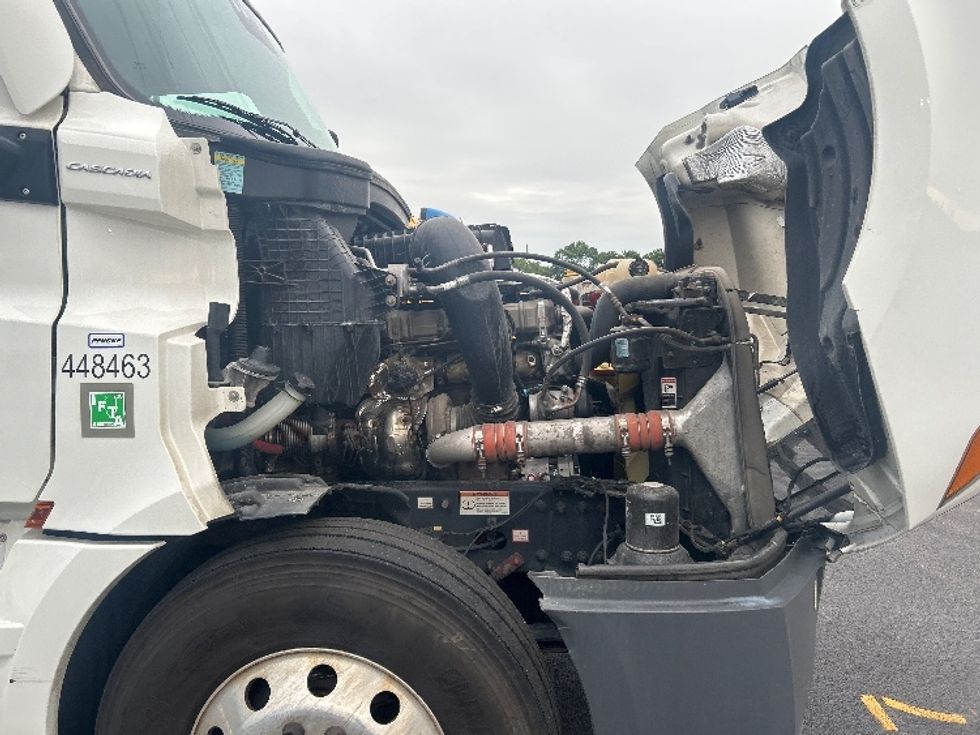 Sleeper Tractor-Heavy Duty Tractors-Freightliner-2022-T12664ST-La Porte-IN-489,274\n\t\tmiles-$ 77,000 - Image 20