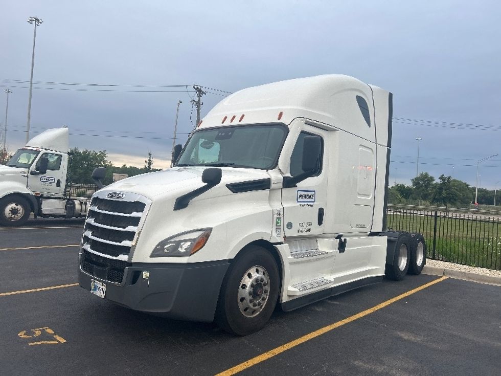 Sleeper Tractor-Heavy Duty Tractors-Freightliner-2022-T12664ST-La Porte-IN-489,274\n\t\tmiles-$ 77,000 - Image 3
