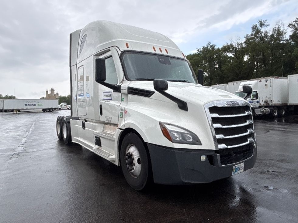 Sleeper Tractor-Heavy Duty Tractors-Freightliner-2022-T12664ST-La Porte-IN-505,155\n\t\tmiles-$ 64,750 - Image 1