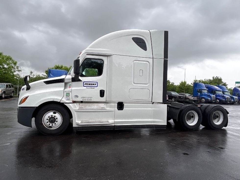 Sleeper Tractor-Heavy Duty Tractors-Freightliner-2022-T12664ST-La Porte-IN-505,155\n\t\tmiles-$ 64,750 - Image 4