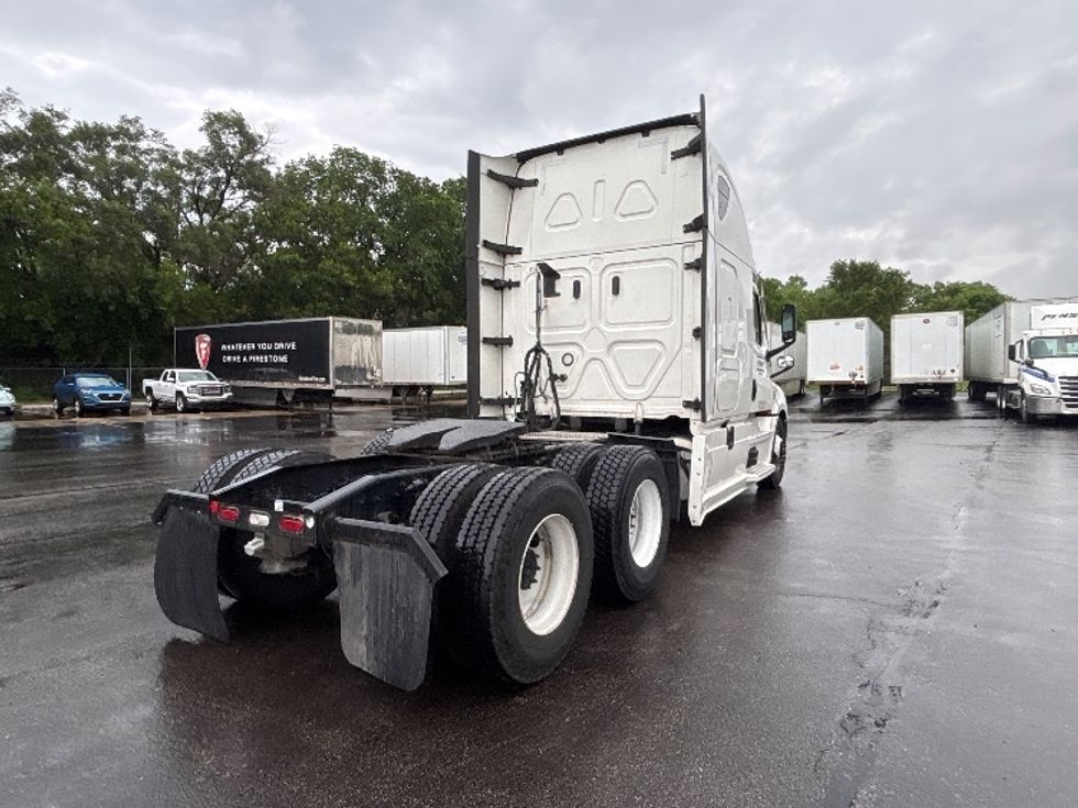 Sleeper Tractor-Heavy Duty Tractors-Freightliner-2022-T12664ST-La Porte-IN-505,155\n\t\tmiles-$ 64,750 - Image 7