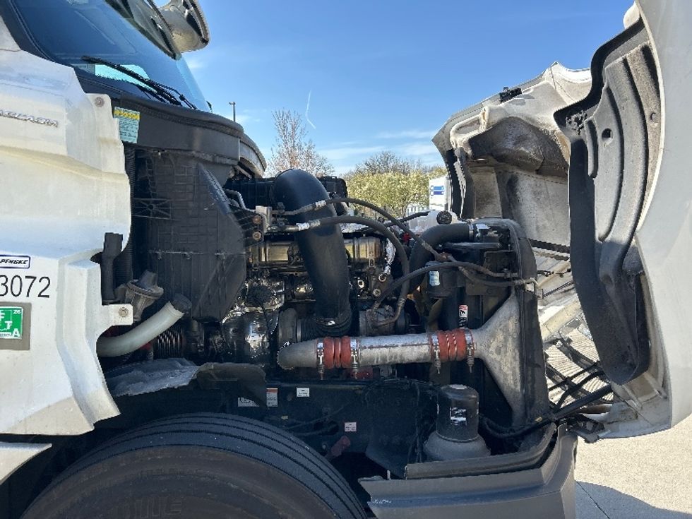 Sleeper Tractor-Heavy Duty Tractors-Freightliner-2022-T12664ST-La Porte-IN-530,979\n\t\tmiles-$ 61,750 - Image 20