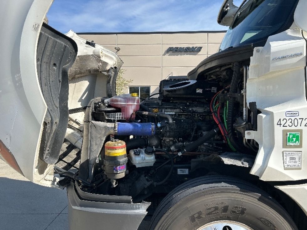 Sleeper Tractor-Heavy Duty Tractors-Freightliner-2022-T12664ST-La Porte-IN-530,979\n\t\tmiles-$ 61,750 - Image 21