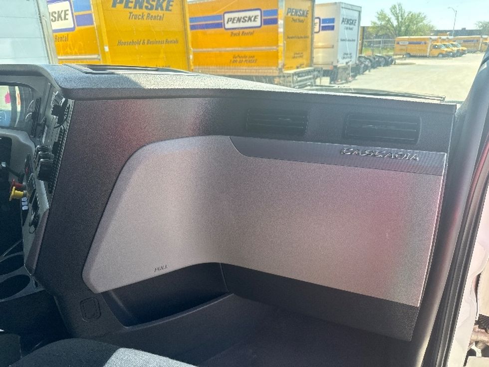 Sleeper Tractor-Heavy Duty Tractors-Freightliner-2022-T12664ST-La Porte-IN-553,722\n\t\tmiles-$ 60,250 - Image 14