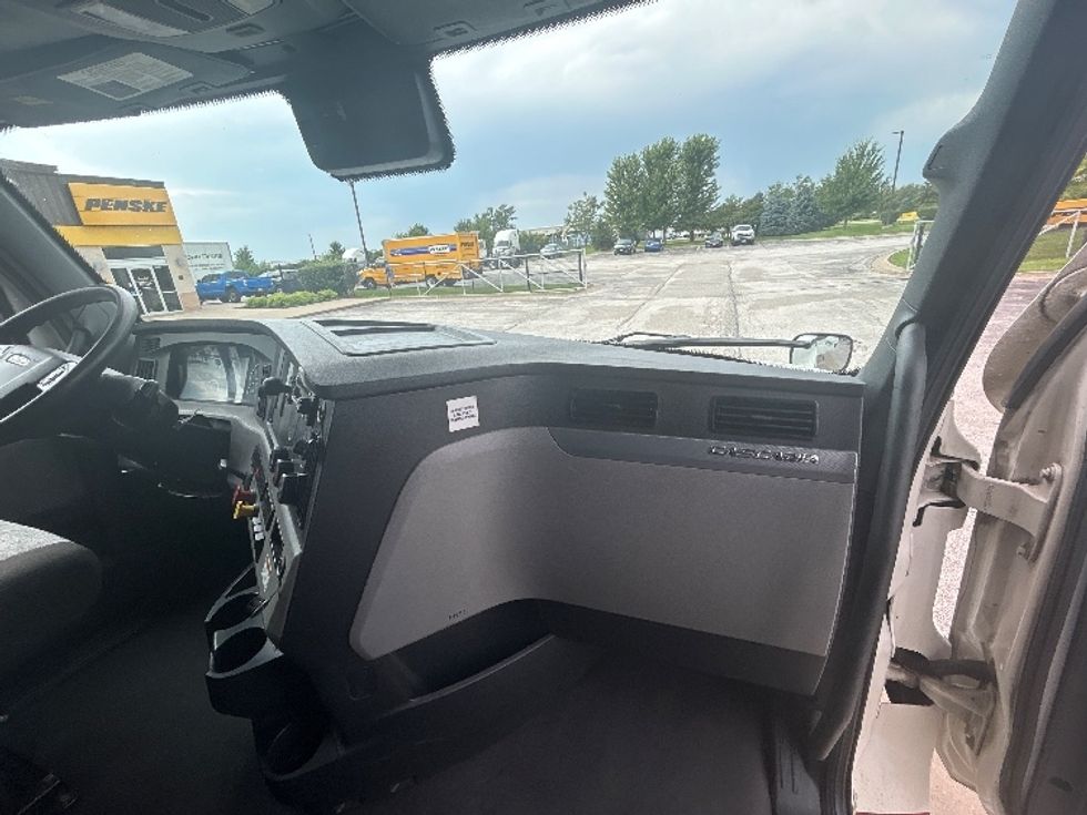 Sleeper Tractor-Heavy Duty Tractors-Freightliner-2022-T12664ST-La Porte-IN-614,836\n\t\tmiles-$ 63,750 - Image 14