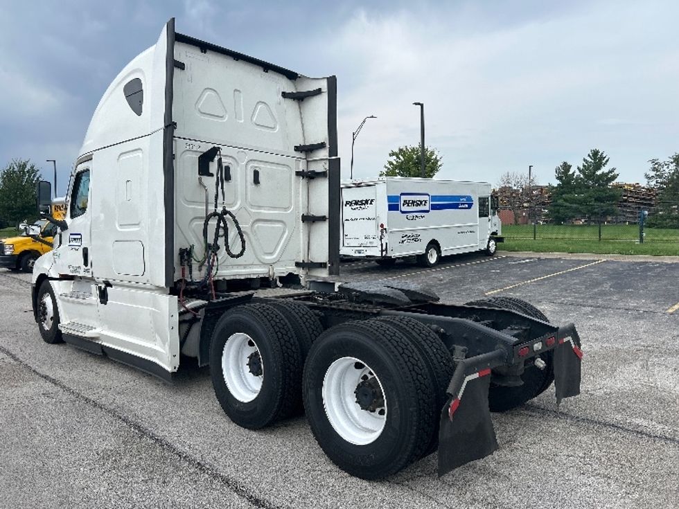 Sleeper Tractor-Heavy Duty Tractors-Freightliner-2022-T12664ST-La Porte-IN-614,836\n\t\tmiles-$ 63,750 - Image 5