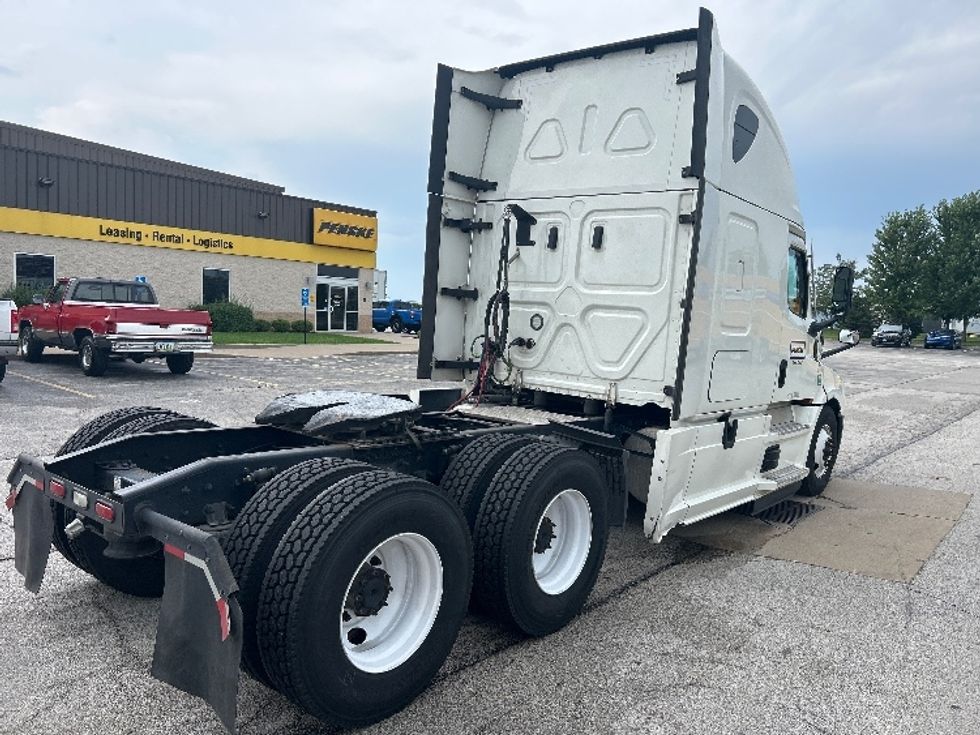 Sleeper Tractor-Heavy Duty Tractors-Freightliner-2022-T12664ST-La Porte-IN-614,836\n\t\tmiles-$ 63,750 - Image 7