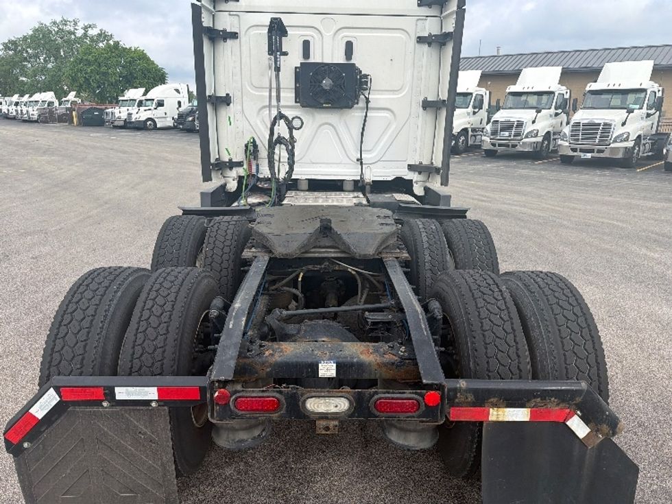 Sleeper Tractor-Heavy Duty Tractors-Freightliner-2022-T12664ST-La Porte-IN-621,882\n\t\tmiles-$ 60,000 - Image 6