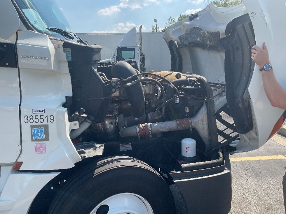 Sleeper Tractor-Heavy Duty Tractors-Freightliner-2022-T12664ST-La Vergne-TN-569,243\n\t\tmiles-$ 65,250 - Image 20