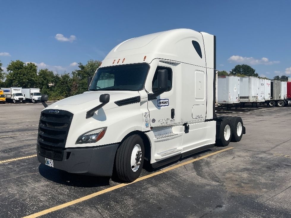 Sleeper Tractor-Heavy Duty Tractors-Freightliner-2022-T12664ST-La Vergne-TN-569,243\n\t\tmiles-$ 65,250 - Image 3