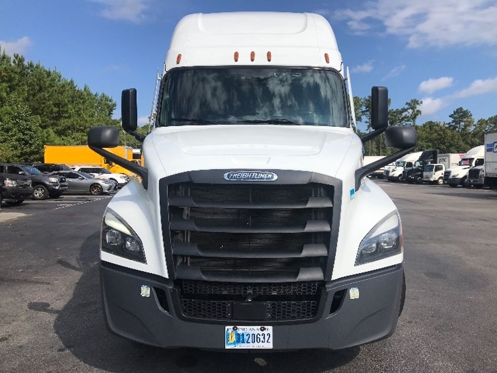 Sleeper Tractor-Heavy Duty Tractors-Freightliner-2022-T12664ST-Ladson-SC-487,445\n\t\tmiles-$ 72,000 - Image 2