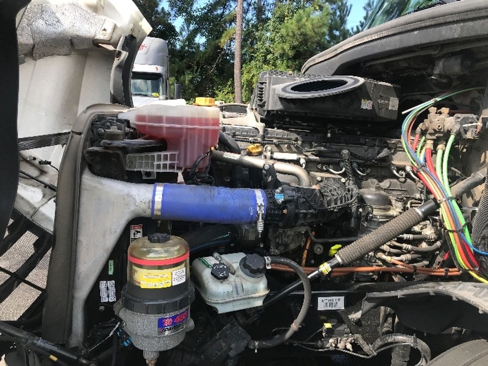 Sleeper Tractor-Heavy Duty Tractors-Freightliner-2022-T12664ST-Ladson-SC-487,445\n\t\tmiles-$ 72,000 - Image 21