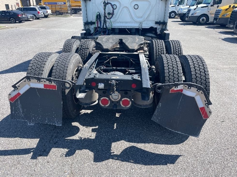 Sleeper Tractor-Heavy Duty Tractors-Freightliner-2022-T12664ST-Lafayette-LA-434,788\n\t\tmiles-$ 80,500 - Image 6