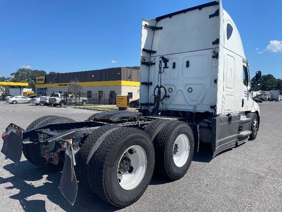 Sleeper Tractor-Heavy Duty Tractors-Freightliner-2022-T12664ST-Lafayette-LA-434,788\n\t\tmiles-$ 80,500 - Image 7