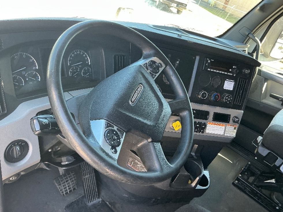 Sleeper Tractor-Heavy Duty Tractors-Freightliner-2022-T12664ST-Lagrange-GA-544,050\n\t\tmiles-$ 77,500 - Image 11