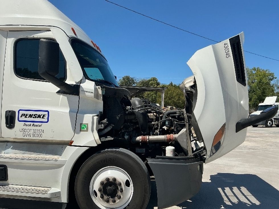 Sleeper Tractor-Heavy Duty Tractors-Freightliner-2022-T12664ST-Lagrange-GA-544,050\n\t\tmiles-$ 77,500 - Image 20