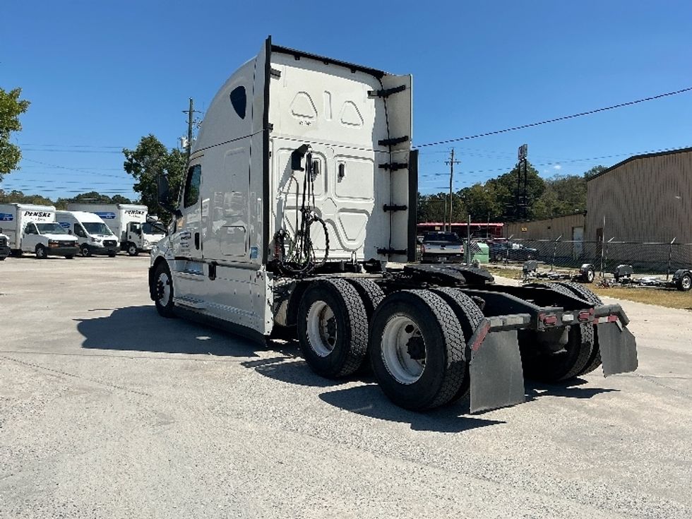 Sleeper Tractor-Heavy Duty Tractors-Freightliner-2022-T12664ST-Lagrange-GA-544,050\n\t\tmiles-$ 77,500 - Image 5