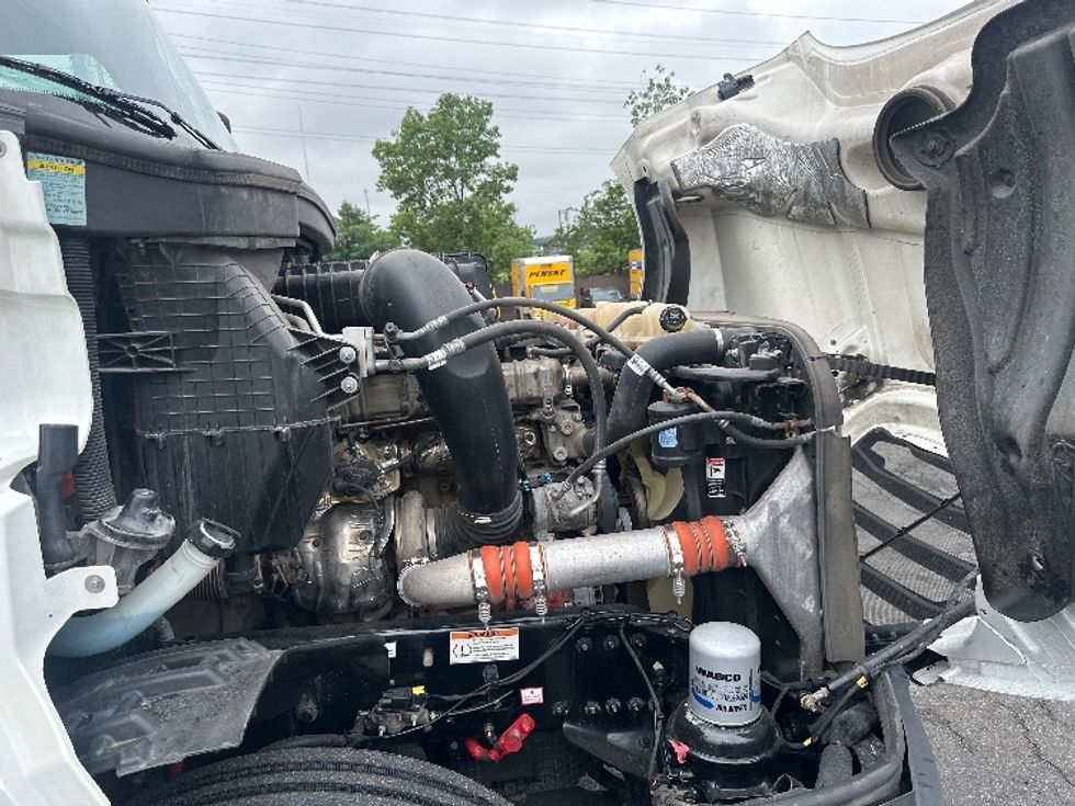 Sleeper Tractor-Heavy Duty Tractors-Freightliner-2022-T12664ST-Lancaster-PA-492,832\n\t\tmiles-$ 68,500 - Image 20