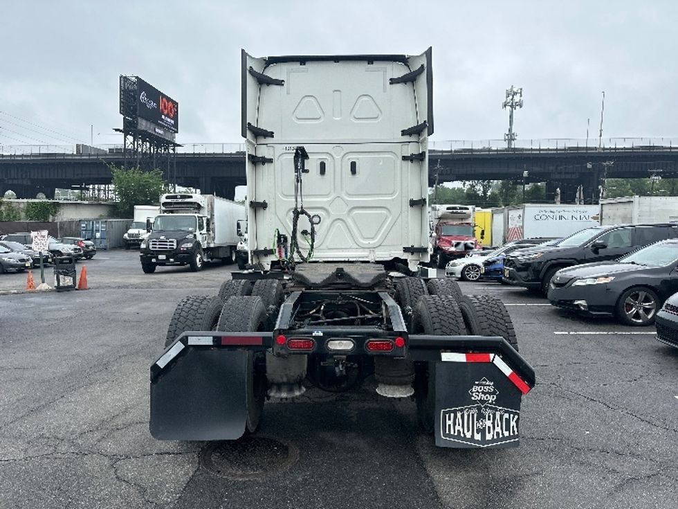 Sleeper Tractor-Heavy Duty Tractors-Freightliner-2022-T12664ST-Lancaster-PA-492,832\n\t\tmiles-$ 68,500 - Image 22