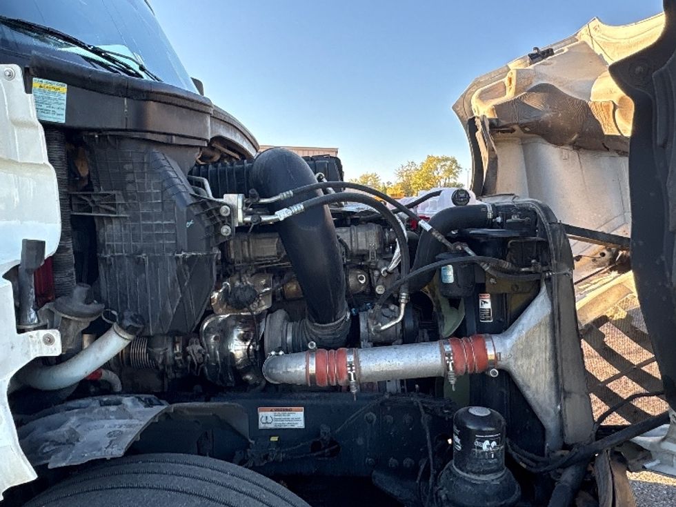 Sleeper Tractor-Heavy Duty Tractors-Freightliner-2022-T12664ST-Lansing-MI-573,920\n\t\tmiles-$ 60,750 - Image 20