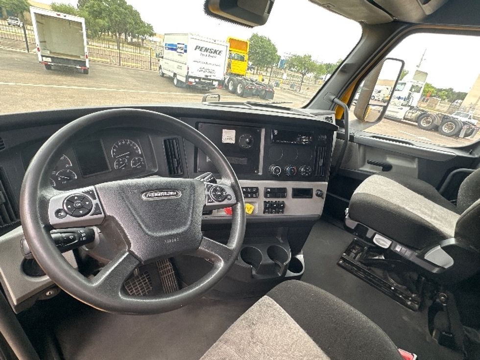 Sleeper Tractor-Heavy Duty Tractors-Freightliner-2022-T12664ST-Laredo-TX-264,773\n\t\tmiles-$ 92,500 - Image 10