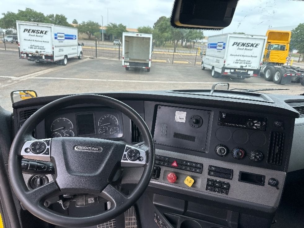 Sleeper Tractor-Heavy Duty Tractors-Freightliner-2022-T12664ST-Laredo-TX-264,773\n\t\tmiles-$ 92,500 - Image 11