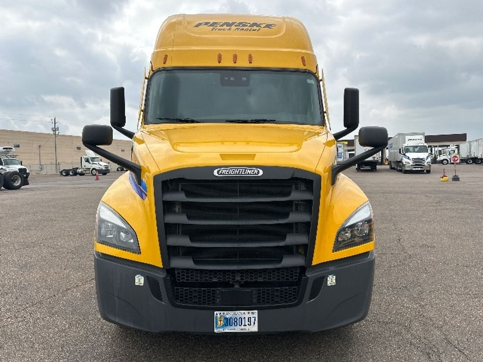 Sleeper Tractor-Heavy Duty Tractors-Freightliner-2022-T12664ST-Laredo-TX-264,773\n\t\tmiles-$ 92,500 - Image 2