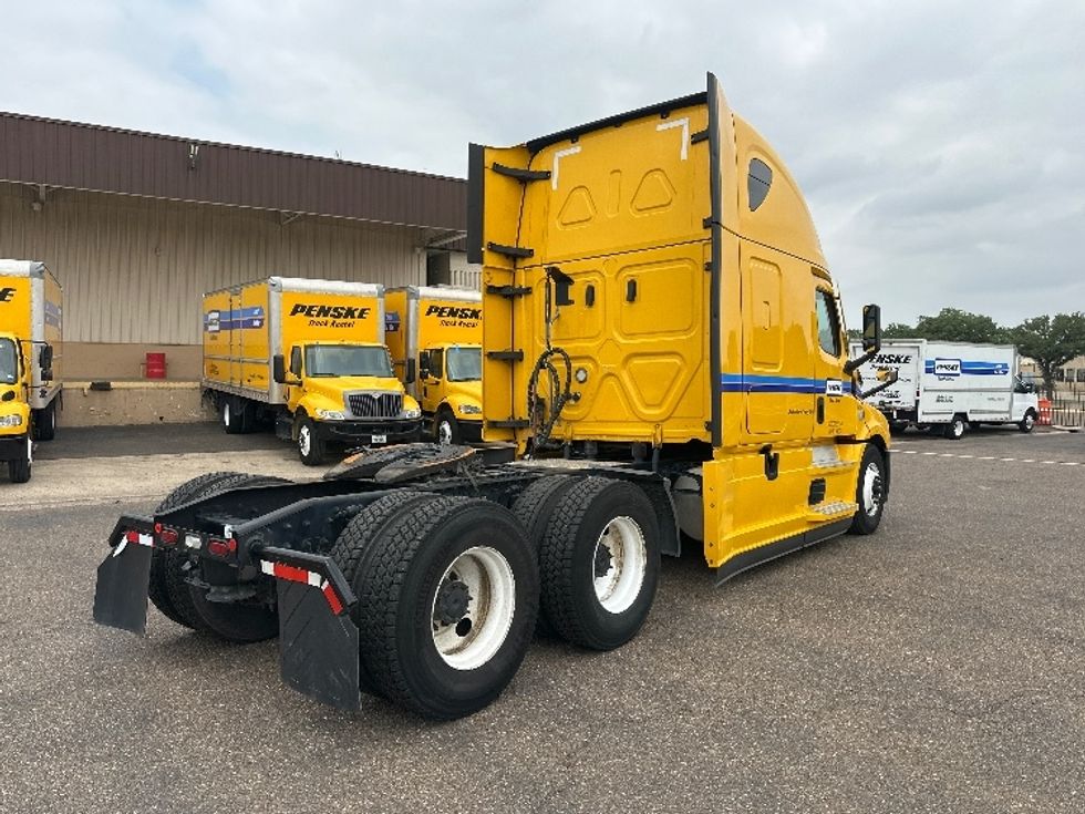 Sleeper Tractor-Heavy Duty Tractors-Freightliner-2022-T12664ST-Laredo-TX-264,773\n\t\tmiles-$ 92,500 - Image 7