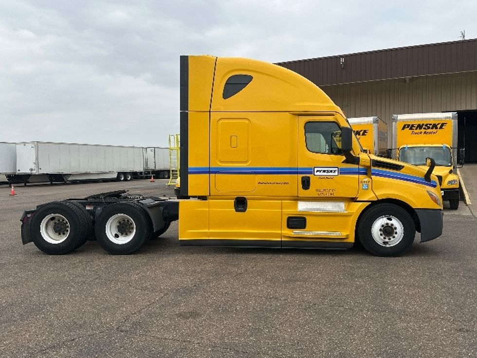 Sleeper Tractor-Heavy Duty Tractors-Freightliner-2022-T12664ST-Laredo-TX-264,773\n\t\tmiles-$ 92,500 - Image 8