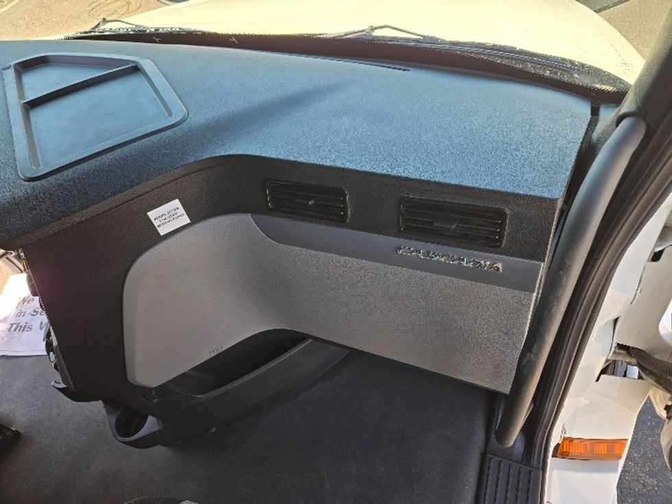 Sleeper Tractor-Heavy Duty Tractors-Freightliner-2022-T12664ST-Laredo-TX-390,514\n\t\tmiles-$ 80,000 - Image 14