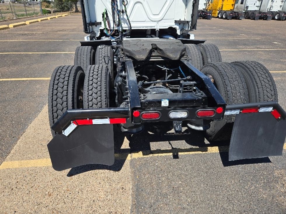 Sleeper Tractor-Heavy Duty Tractors-Freightliner-2022-T12664ST-Laredo-TX-390,514\n\t\tmiles-$ 80,000 - Image 6