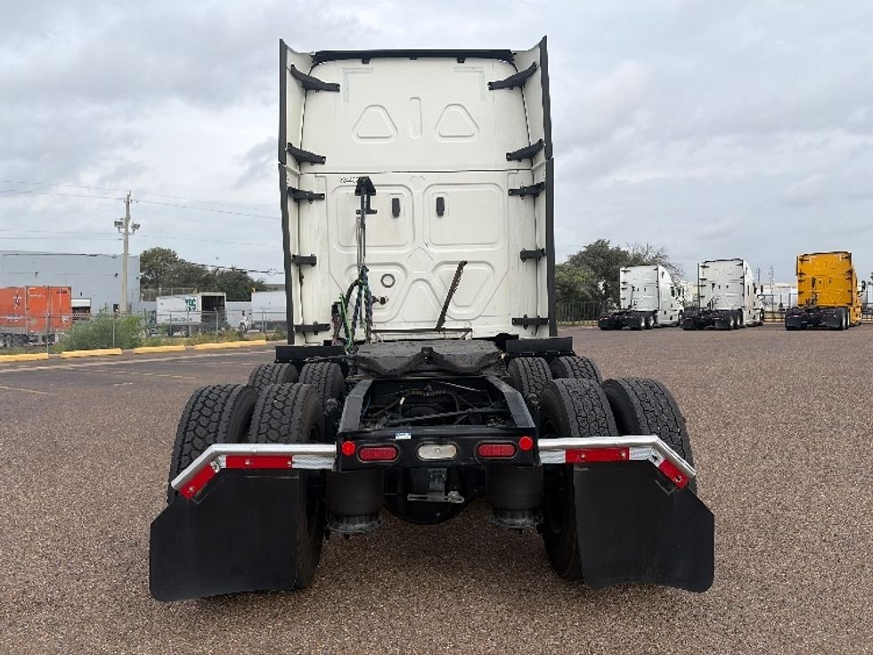 Sleeper Tractor-Heavy Duty Tractors-Freightliner-2022-T12664ST-Laredo-TX-435,824\n\t\tmiles-$ 83,500 - Image 6