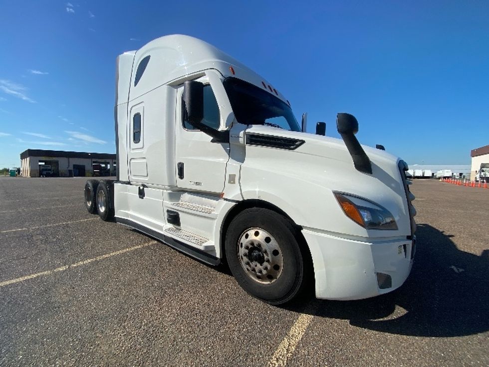 Sleeper Tractor-Heavy Duty Tractors-Freightliner-2022-T12664ST-Laredo-TX-483,000\n\t\tmiles-$ 75,750 - Image 1