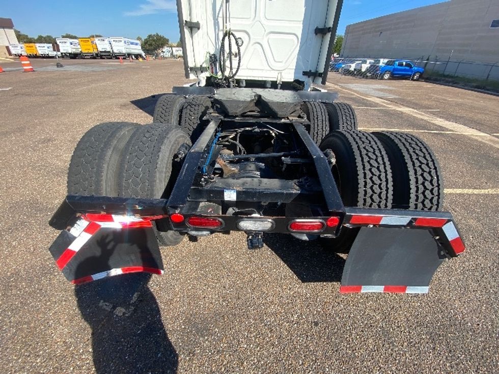 Sleeper Tractor-Heavy Duty Tractors-Freightliner-2022-T12664ST-Laredo-TX-483,000\n\t\tmiles-$ 75,750 - Image 6