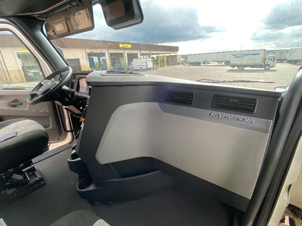 Sleeper Tractor-Heavy Duty Tractors-Freightliner-2022-T12664ST-Laredo-TX-501,450\n\t\tmiles-$ 72,500 - Image 15