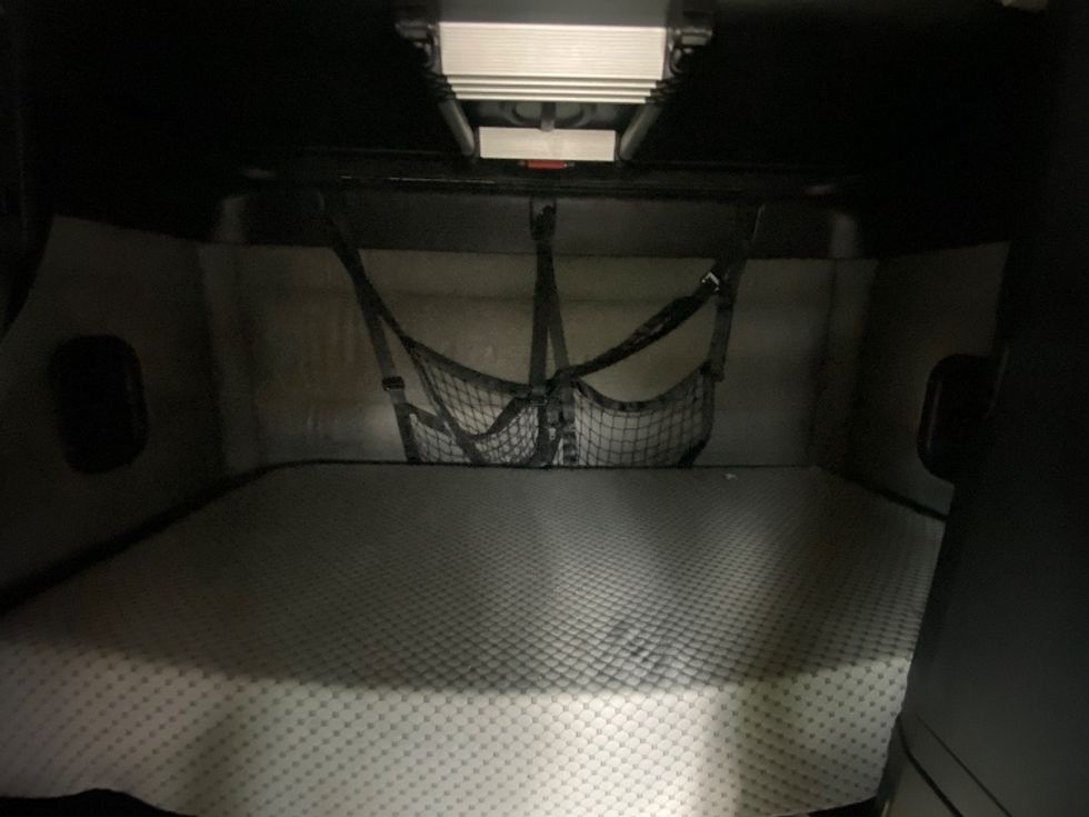 Sleeper Tractor-Heavy Duty Tractors-Freightliner-2022-T12664ST-Laredo-TX-501,450\n\t\tmiles-$ 72,500 - Image 16