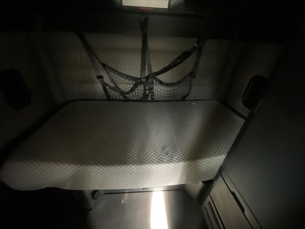 Sleeper Tractor-Heavy Duty Tractors-Freightliner-2022-T12664ST-Laredo-TX-501,450\n\t\tmiles-$ 72,500 - Image 17