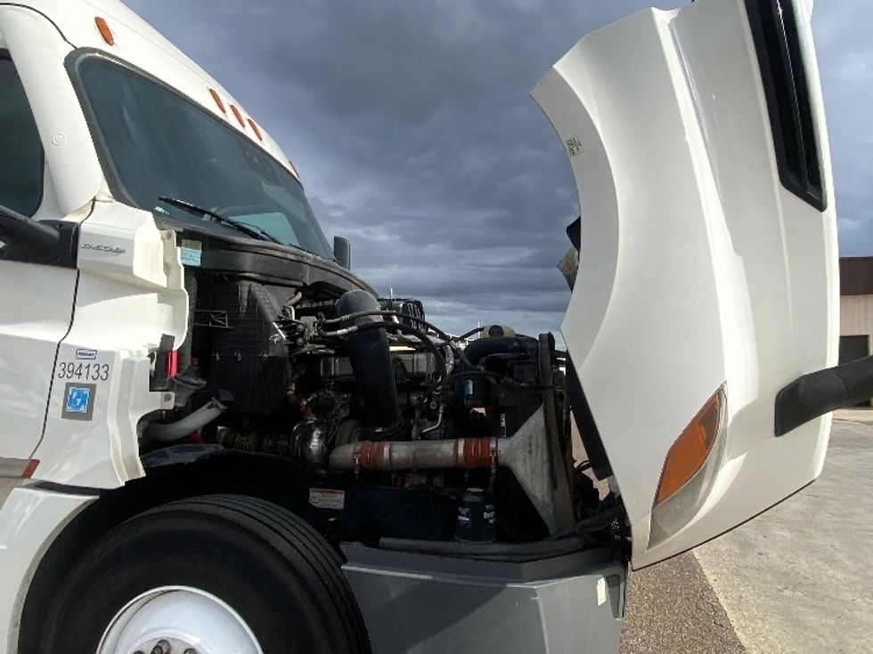 Sleeper Tractor-Heavy Duty Tractors-Freightliner-2022-T12664ST-Laredo-TX-501,450\n\t\tmiles-$ 72,500 - Image 20