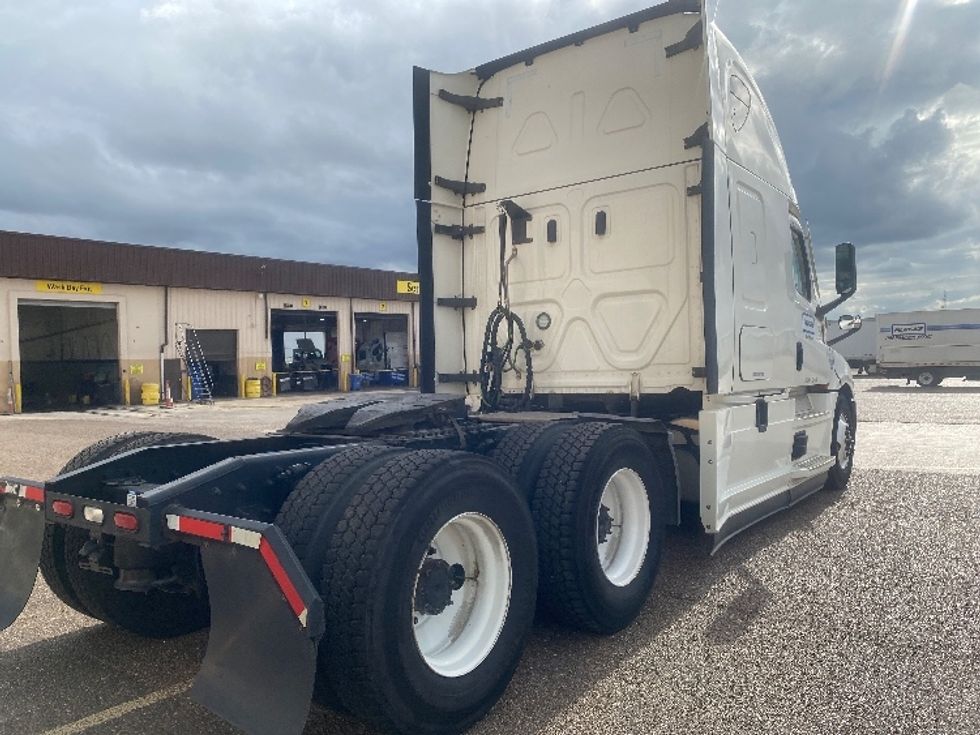 Sleeper Tractor-Heavy Duty Tractors-Freightliner-2022-T12664ST-Laredo-TX-501,450\n\t\tmiles-$ 72,500 - Image 22
