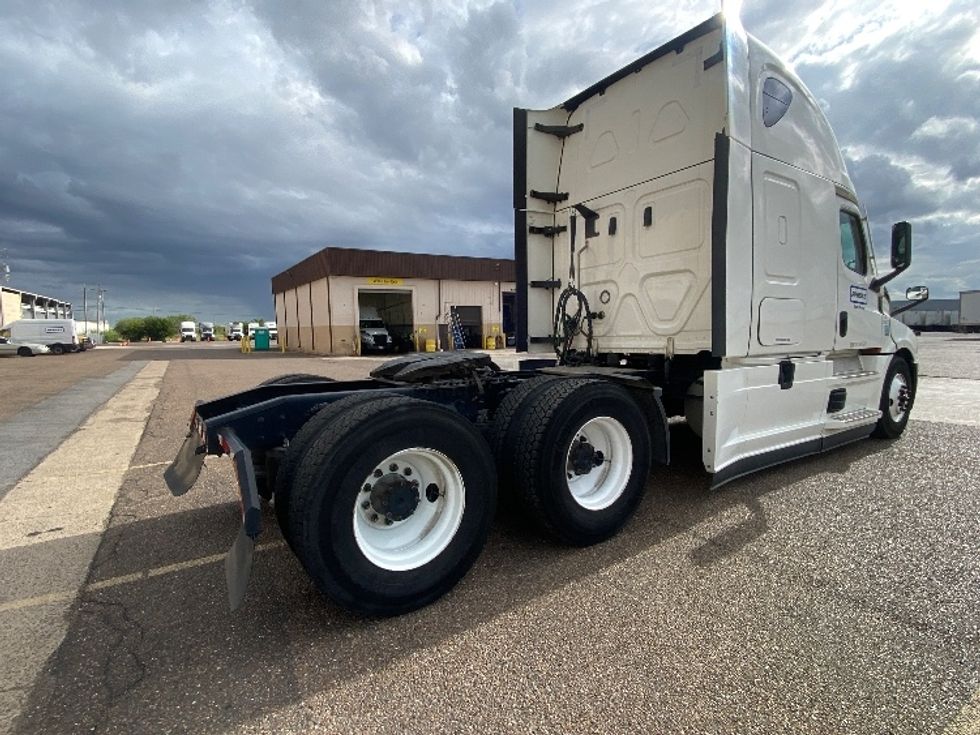 Sleeper Tractor-Heavy Duty Tractors-Freightliner-2022-T12664ST-Laredo-TX-501,450\n\t\tmiles-$ 72,500 - Image 7