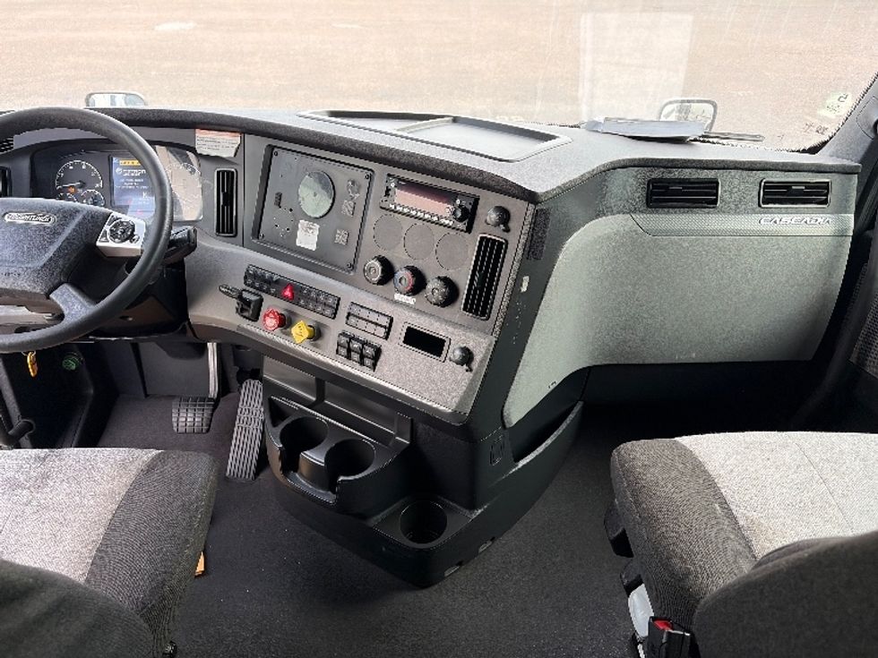 Sleeper Tractor-Heavy Duty Tractors-Freightliner-2022-T12664ST-Laredo-TX-638,442\n\t\tmiles-$ 62,500 - Image 12