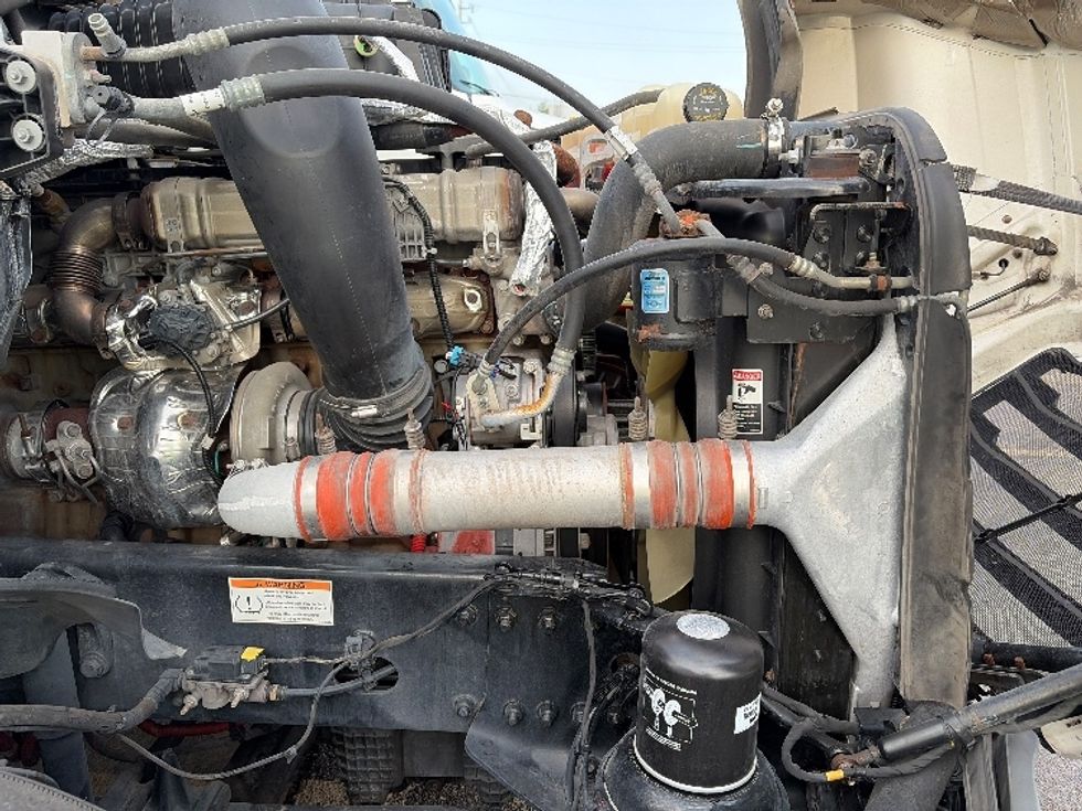 Sleeper Tractor-Heavy Duty Tractors-Freightliner-2022-T12664ST-Laredo-TX-638,442\n\t\tmiles-$ 62,500 - Image 20