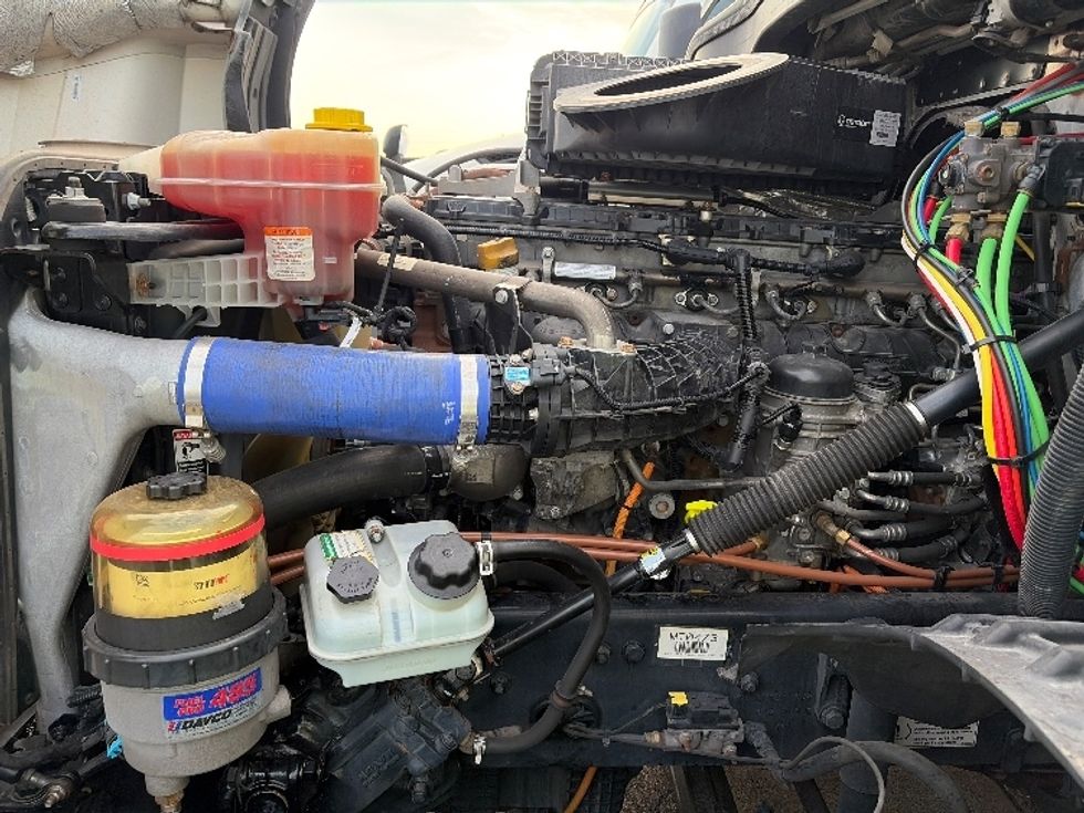 Sleeper Tractor-Heavy Duty Tractors-Freightliner-2022-T12664ST-Laredo-TX-638,442\n\t\tmiles-$ 62,500 - Image 21