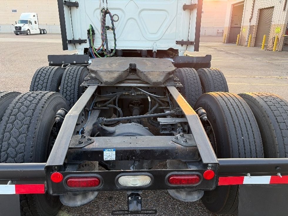 Sleeper Tractor-Heavy Duty Tractors-Freightliner-2022-T12664ST-Laredo-TX-647,416\n\t\tmiles-$ 61,500 - Image 6